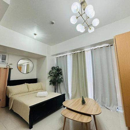 Studio At Viceroy T4 Florence Way Manila Bagian luar foto