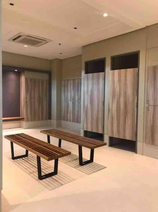 Studio At Viceroy T4 Florence Way Manila Bagian luar foto