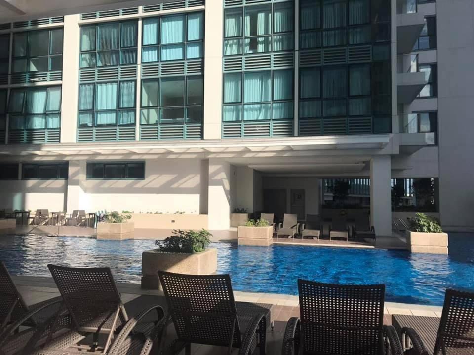 Studio At Viceroy T4 Florence Way Manila Bagian luar foto