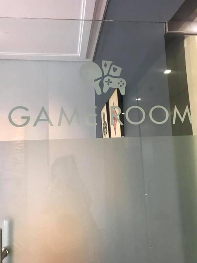 Studio At Viceroy T4 Florence Way Manila Bagian luar foto
