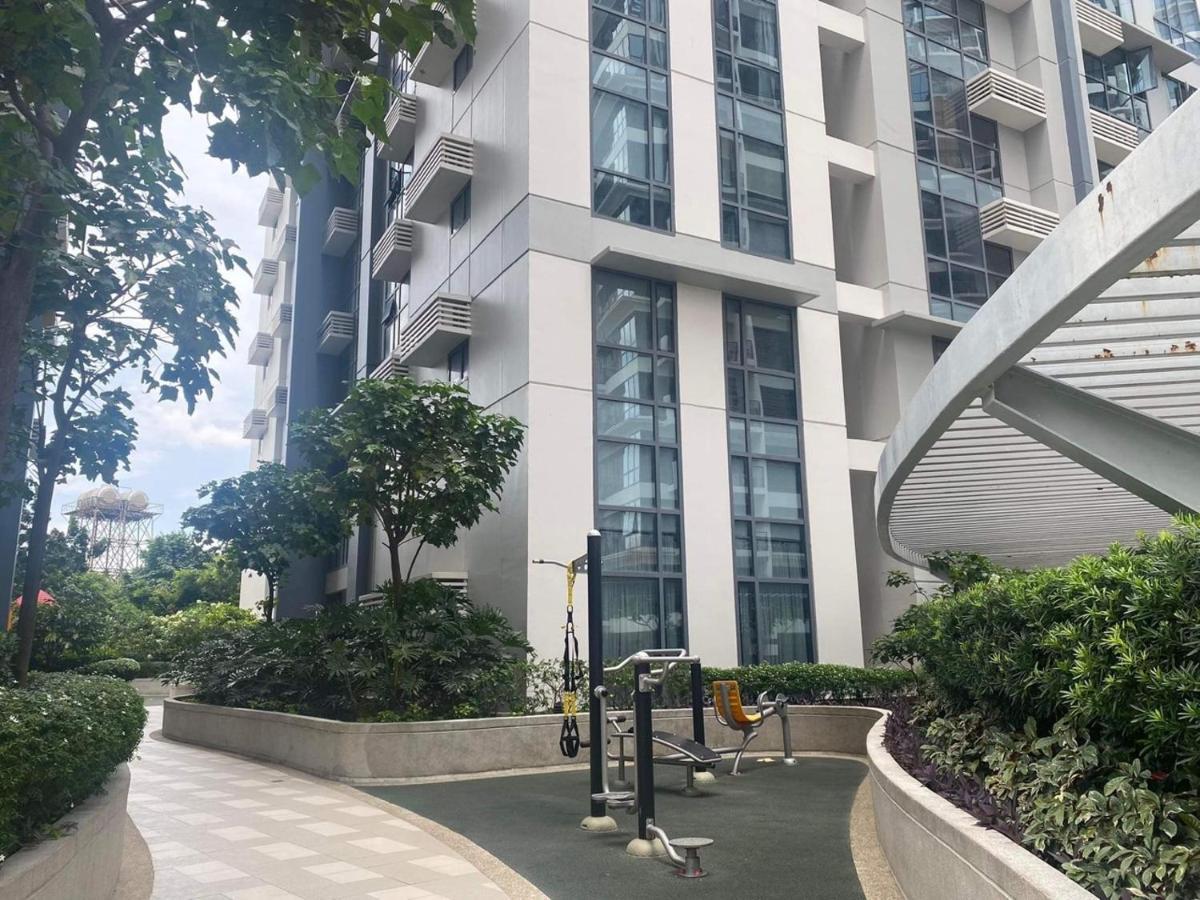 Studio At Viceroy T4 Florence Way Manila Bagian luar foto