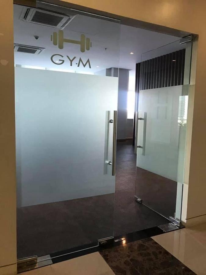 Studio At Viceroy T4 Florence Way Manila Bagian luar foto