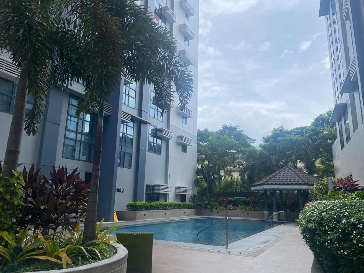 Studio At Viceroy T4 Florence Way Manila Bagian luar foto