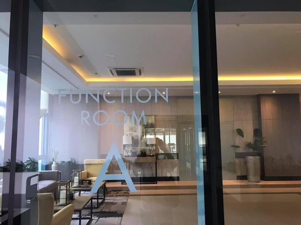Studio At Viceroy T4 Florence Way Manila Bagian luar foto