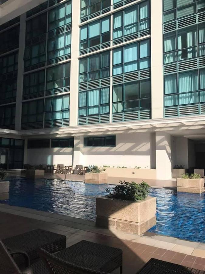 Studio At Viceroy T4 Florence Way Manila Bagian luar foto