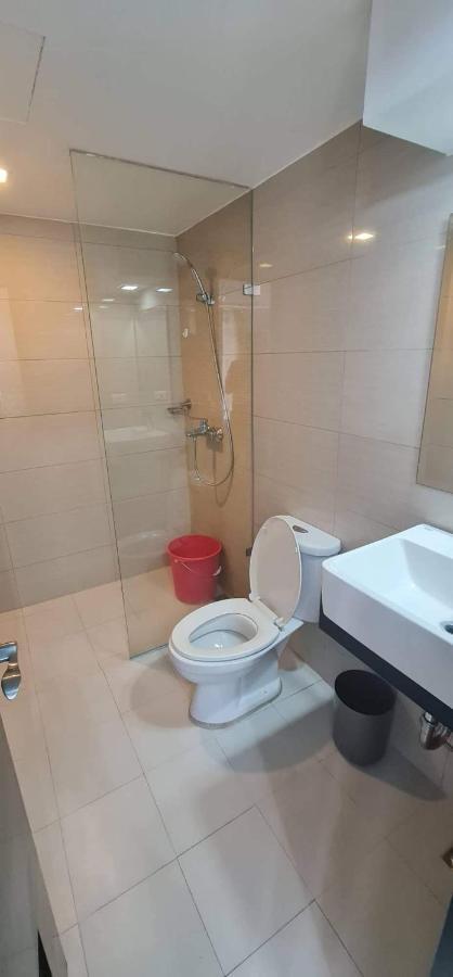 Studio At Viceroy T4 Florence Way Manila Bagian luar foto