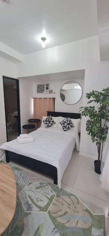 Studio At Viceroy T4 Florence Way Manila Bagian luar foto