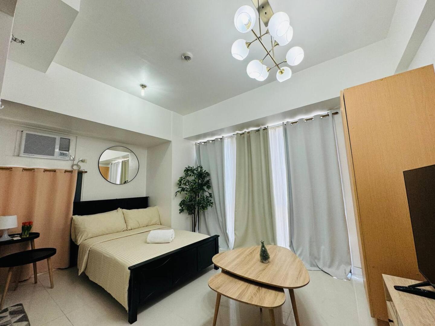 Studio At Viceroy T4 Florence Way Manila Bagian luar foto
