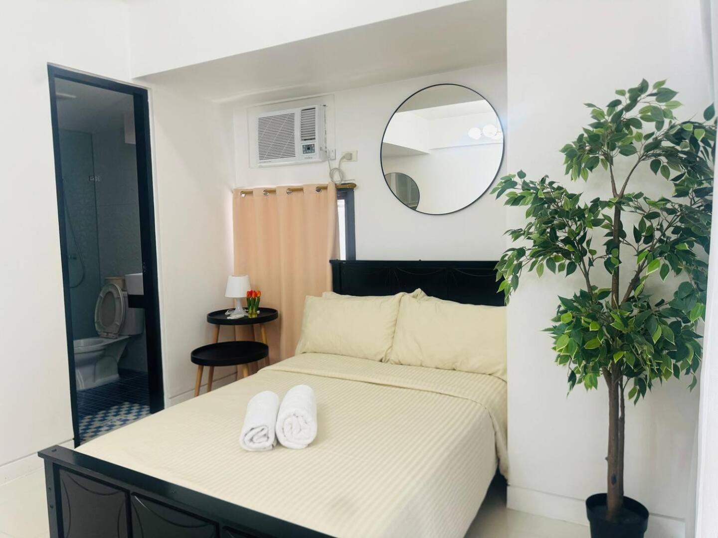 Studio At Viceroy T4 Florence Way Manila Bagian luar foto