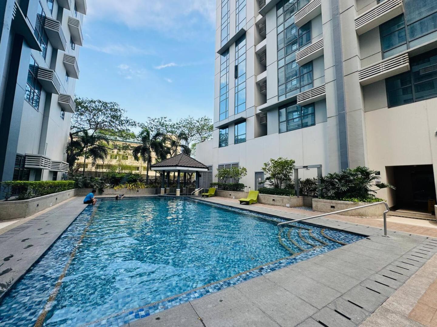 Studio At Viceroy T4 Florence Way Manila Bagian luar foto